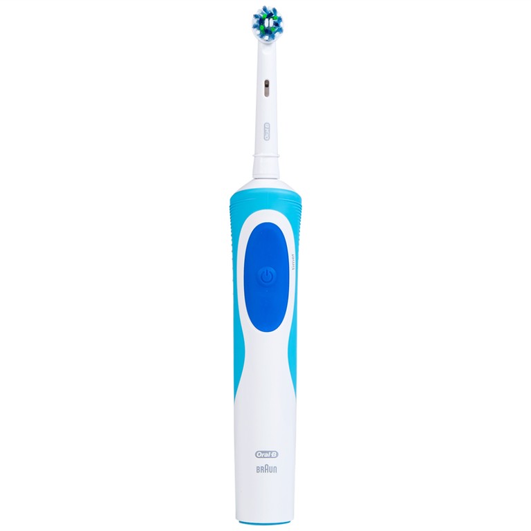 Bàn chải đánh răng điện Oral-B Vitality Crossaction Blue làm sạch mảng bám trên răng