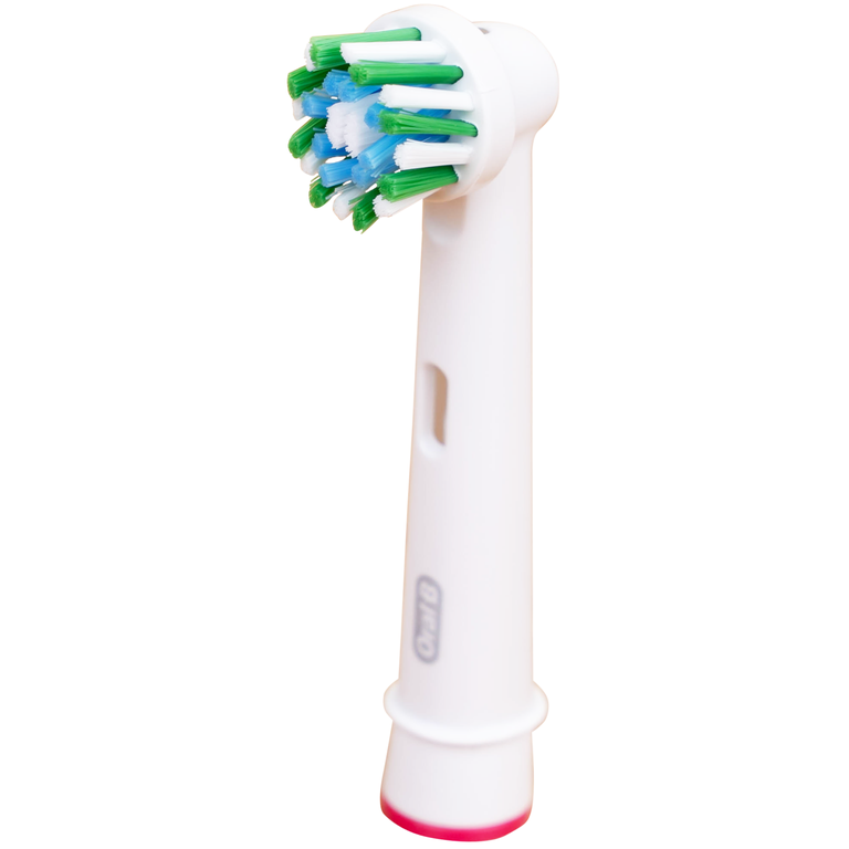 Bàn chải đánh răng điện Oral-B Pro 500 Crossaction loại bỏ các mảng bám và vết ố trên răng