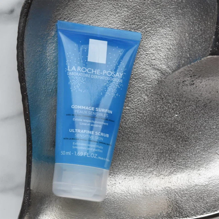 Gel La Roche-Posay Ultrafine Scrub Sensitive Skin hỗ trợ loại bỏ bã nhờn, tế bào chết (50ml)