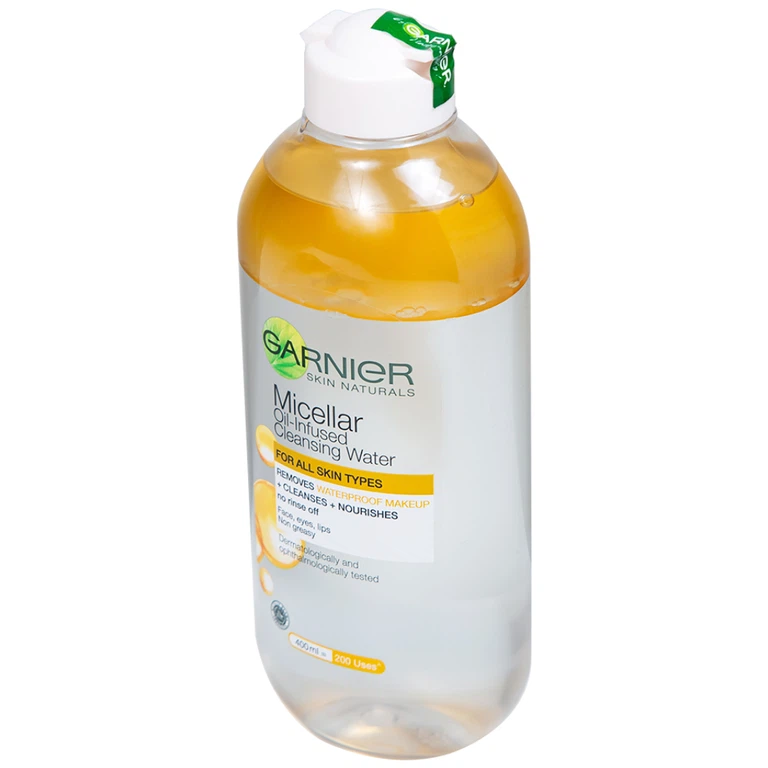 Nước làm sạch và tẩy trang Garnier Skin Naturals Micellar Oil-infused Cleansing Water (400ml)