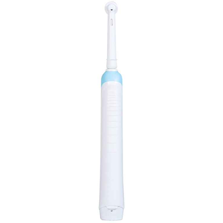 Bàn chải đánh răng điện Oral-B Pro 500 Crossaction loại bỏ các mảng bám và vết ố trên răng
