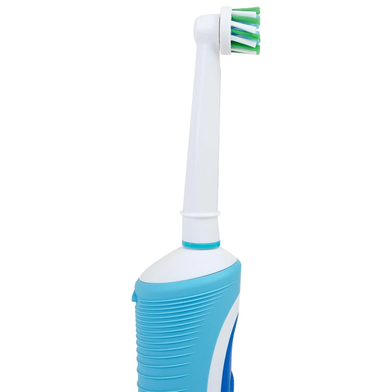 Bàn chải điện Oral-B Vitality Ultrathin D12.513 giúp làm sạch mảng bám trên răng, loại bỏ các vết ố răng