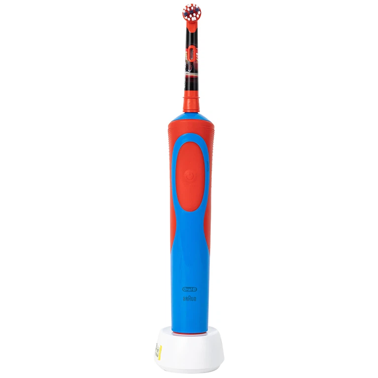Bàn chải đánh răng trẻ em sạc điện Oral-B Vitality D12 Disney Cars giúp làm sạch mảng bám trên răng một cách toàn diện