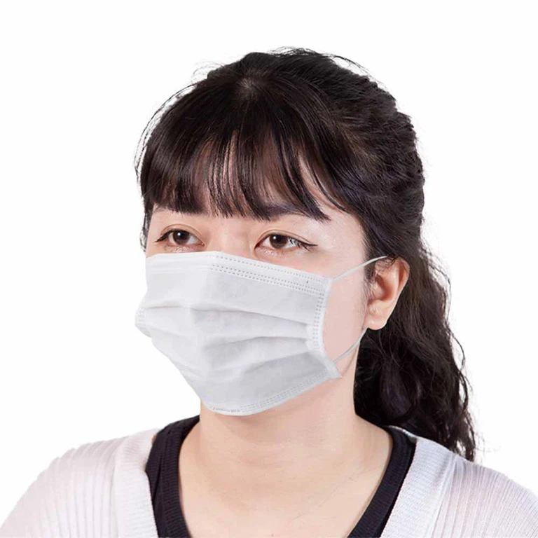 Khẩu trang y tế Famapro Extra màu trắng 4 lớp hỗ trợ ngăn khói, bụi, kháng khuẩn (50 cái)