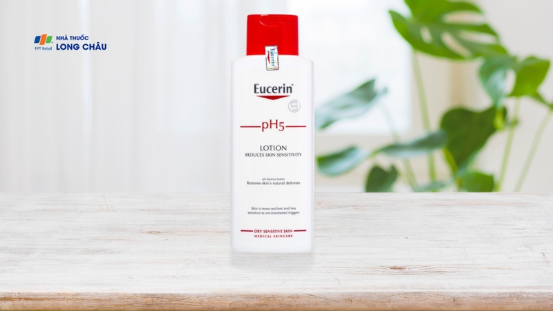 00008550-sua-duong-the-eucerin-ph5-danh-cho-da-nhay-cam.jpg