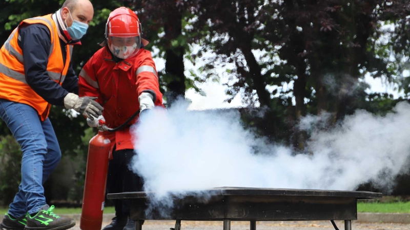 Kỹ năng xử lý khi xảy ra hỏa hoạn giúp trẻ bình tĩnh và bảo vệ bản thân.