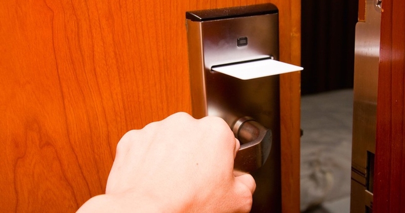 10 thứ dễ lây nhiễm Covid ở công sở mà bạn cần biết 1