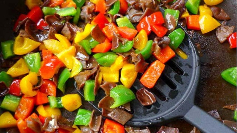 Ớt chuông có nhiều vitamin rất tốt cho mắt cận