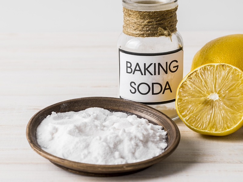Tẩy lông chân bằng kem đánh răng và baking soda
