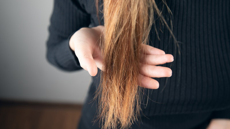 12 Sai lầm khiến tóc bị chẻ ngọn chắc chắn ai cũng từng mắc phải 3