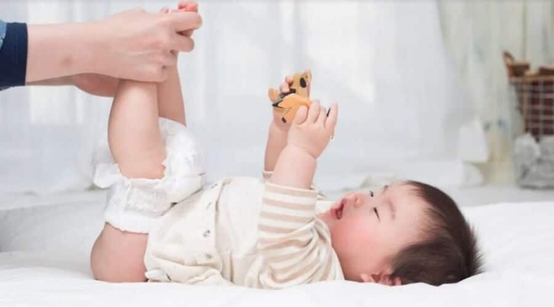 tre-bi-di-ngoai-nhieu-lan-trong-ngay-co-sao-khong-3