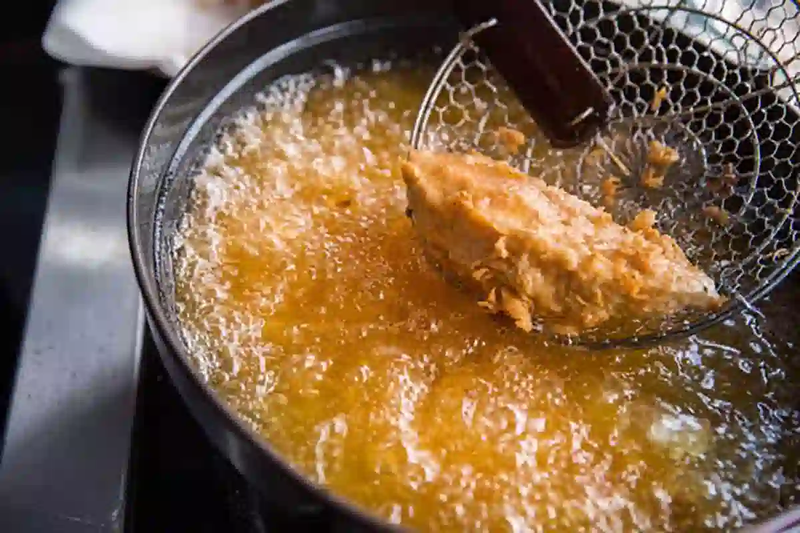 1 bát bún cá bao nhiêu calo? Thành phần trong bún cá gồm những gì?