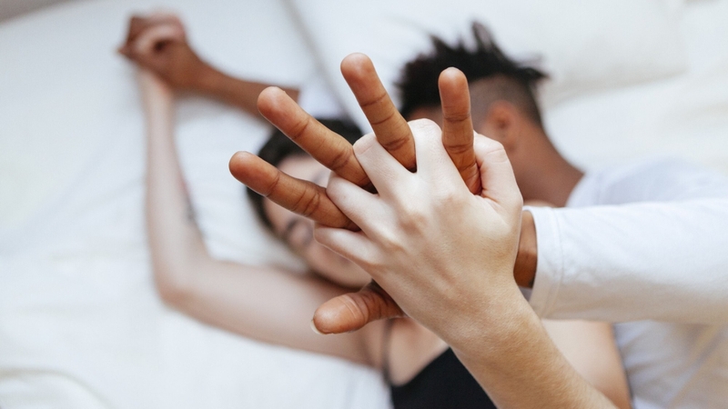 Kỹ thuật siết quy đầu giúp nam giới trì hoãn thời gian xuất tinh