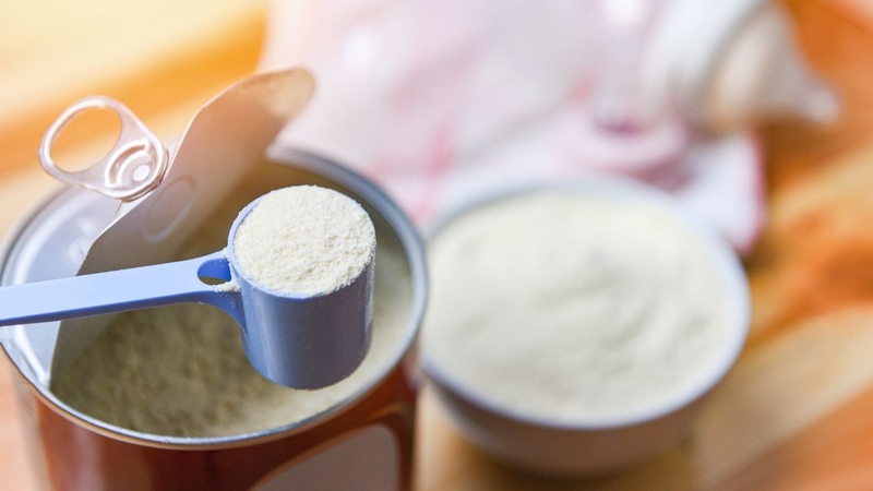 1 muỗng sữa bột bao nhiêu gam? Pha sữa theo muỗng thế nào cho chuẩn 3