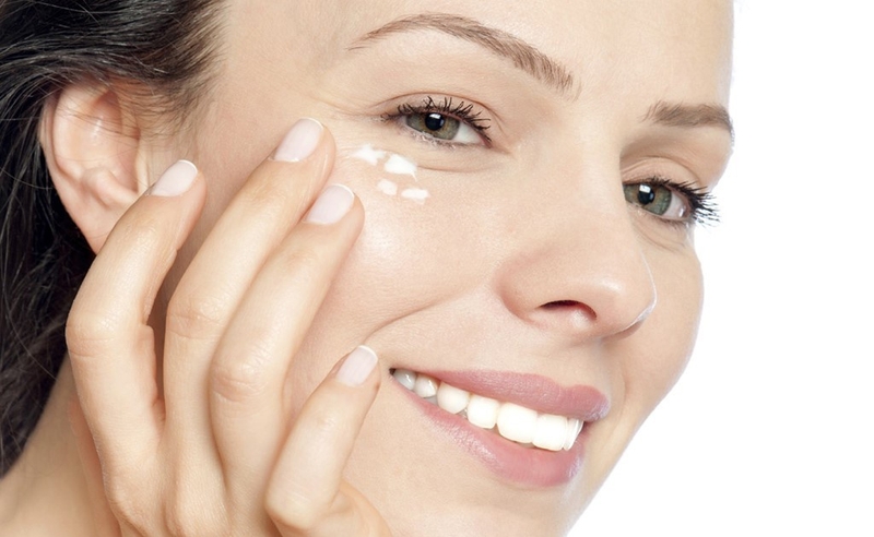 8 cách làm hết thâm mắt tại nhà siêu đơn giản 2021-3