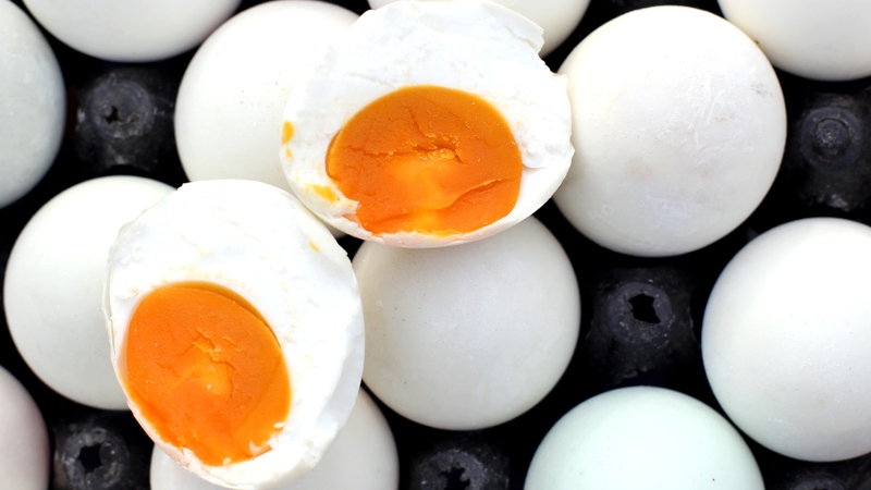 1 quả trứng vịt bao nhiêu protein? Lưu ý khi chế biến trứng vịt để bảo tồn protein và dinh dưỡng 2