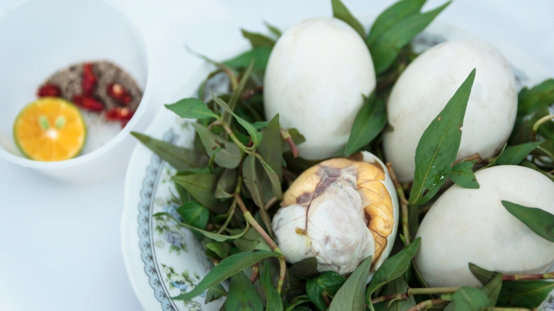 1 quả trứng vịt lộn bao nhiêu calo? Lợi ích khi ăn trứng vịt lộn đúng cách 4