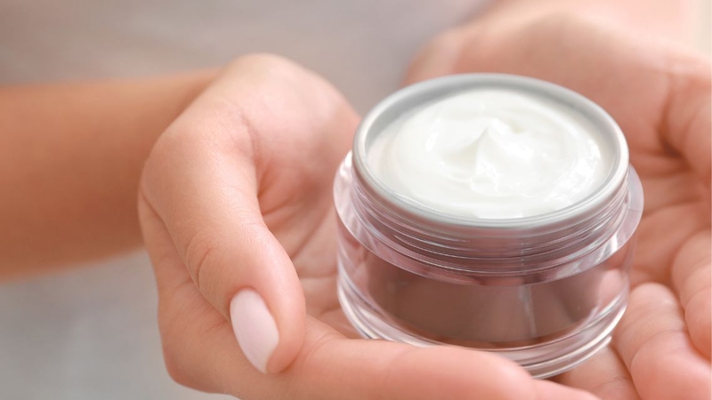 Tỷ lệ quy đổi giữa gram và ml phụ thuộc vào thành phần và kết cấu mỹ phẩm