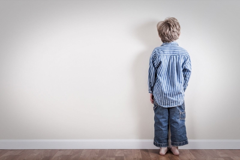 Dạy con không đòi roi mà hiệu quả bất ngờ với hình phạt time-out 1