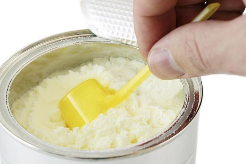 Nguyên nhân, cách khắc phục của hiện tượng sữa bột bị vón cục. 1