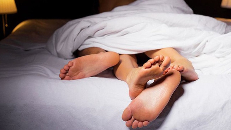 bom-nuoc-vao-hau-mon-co-sao-khong 3