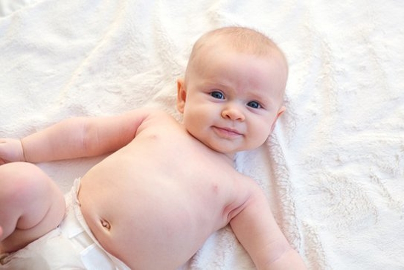 Bài tập chữa vẹo cổ cho bé an toàn ngay tại nhà 2