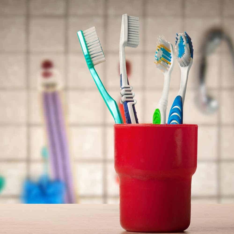 Bàn chải đánh răng rất dễ bị nhiễm khuẩn