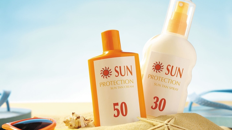 Mẹ sau sinh nên ưu tiên kem chống nắng SPF 30 - 50