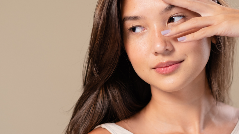 Melanin tồn tại dưới hai dạng chính là eumelanin và pheomelanin
