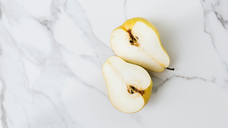 Lê là một trong 3 loại quả nên hấp vào mùa đông tốt cho người bị axit uric cao