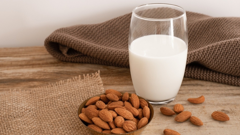 Nên bổ sung một lượng protein vừa phải trước khi ngủ