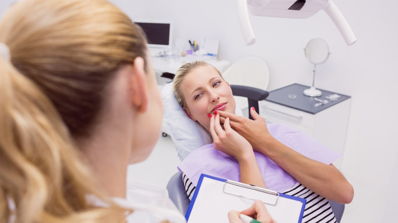 40 tuổi mọc răng khôn có nên nhổ không?