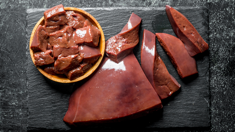 Gan heo giàu purine và cholesterol, không tốt cho người bệnh tim mạch