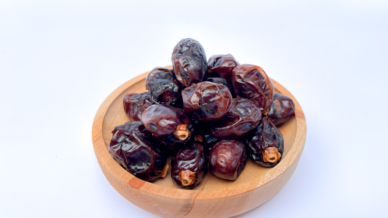 Chà là là thực phẩm tự nhiên có vị ngọt đi kèm với&nbsp;chất xơ và một số khoáng chất