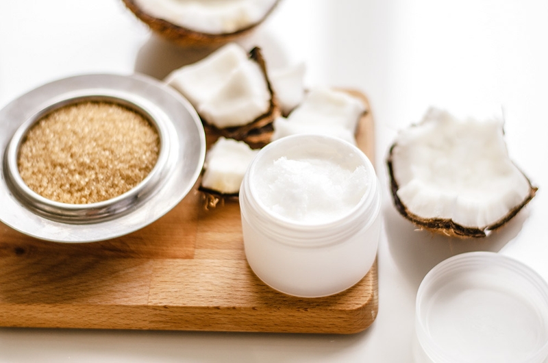 4 công thức tẩy tế bào chết da đầu cho tóc bóng khỏe