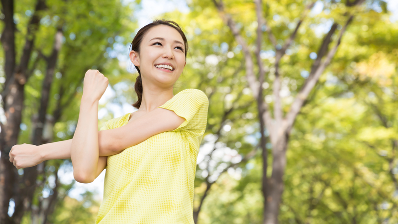 Nên duy trì thói quen vận động nhẹ sau ăn và kiểm soát stress để hỗ trợ ổn định đường huyết