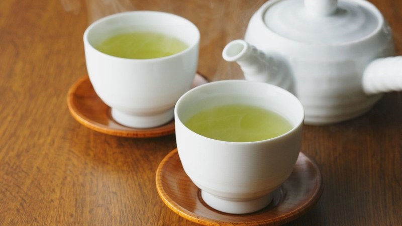 Trà xanh là nguồn cung cấp dồi dào polyphenol, đặc biệt là epigallocatechin gallate (EGCG)