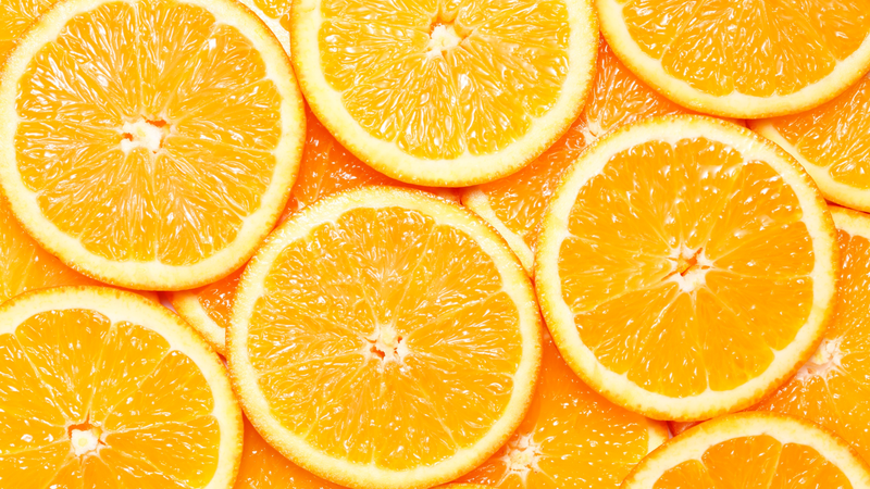 Cam chứa nhiều nước và vitamin C giúp bù nước và tăng cường hệ miễn dịch