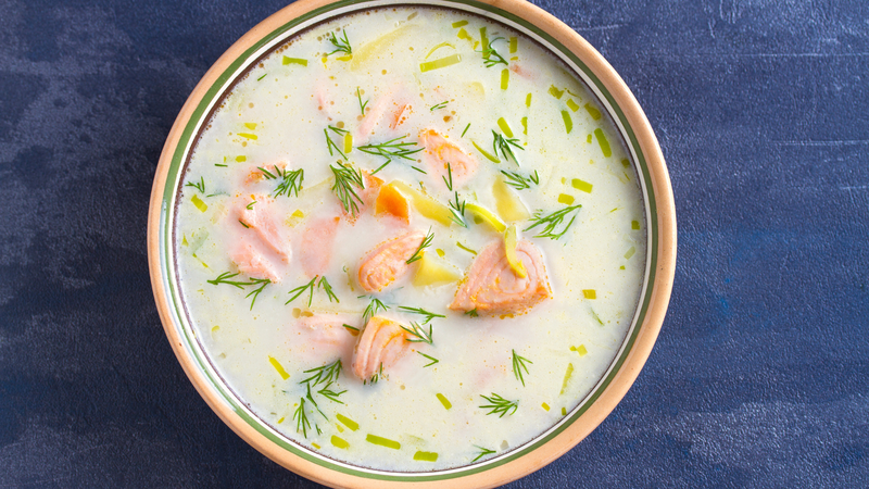 Canh cá hồi nấu thì là là lựa chọn phù hợp cho bữa tối