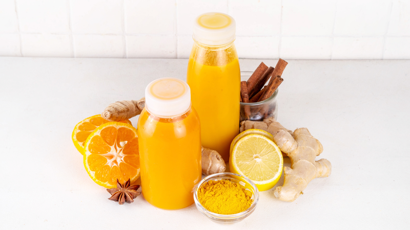 Người bị bệnh dạ dày nên cân nhắc việc uống nước chanh nghệ buổi sáng