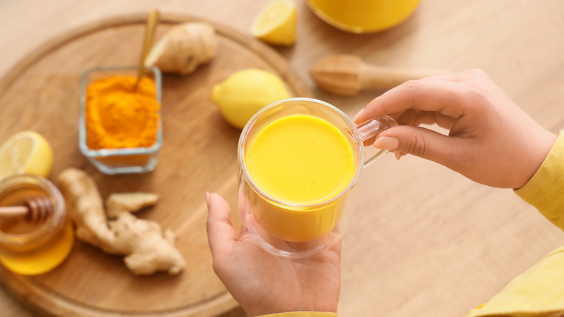 Uống nước chanh nghệ đúng cách để hạn chế ảnh hưởng đến sức khỏe