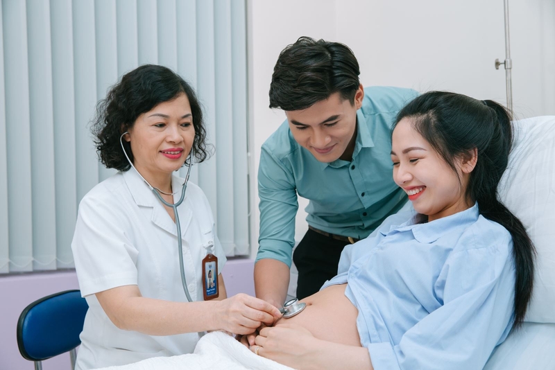 4 thời điểm khám thai quan trọng chồng nhất định phải đi cùng vợ 3