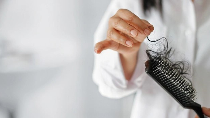 4 thói quen ăn uống gây rụng tóc nhiều người mắc phải 1