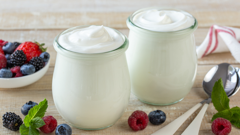 Sữa chua Hy Lạp giúp no lâu và hỗ trợ ổn định đường huyết hiệu quả hơn sữa chua thường