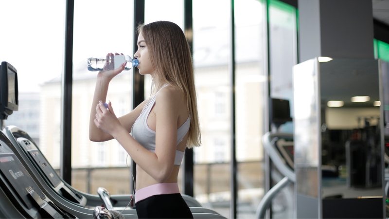 5 bài tập giảm mỡ lưng và nách hiệu quả chỉ 20 phút mỗi ngày 3