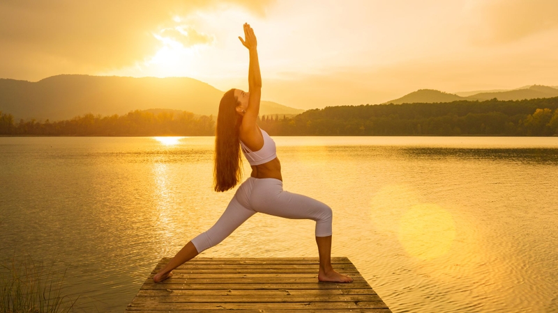 5 bài tập yoga giúp eo thon gọn ngày Tết 4