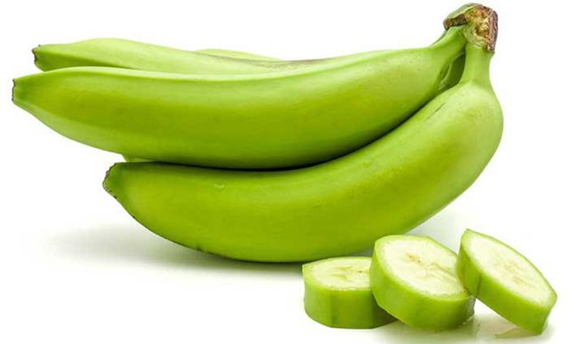 Chuối xanh có chứa nhiều tinh chất có khả năng sát khuẩn cũng như tiêu diệt một số loại nấm gây hại