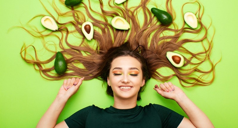 Ủ tóc bằng bơ kết hợp các thành phần tự nhiên giúp tóc chắc khỏe hơn mỗi ngày