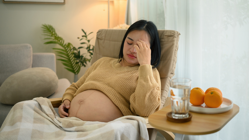 Chán ăn kéo dài mẹ bầu nên đi khám để được đánh giá và bổ sung dinh dưỡng phù hợp