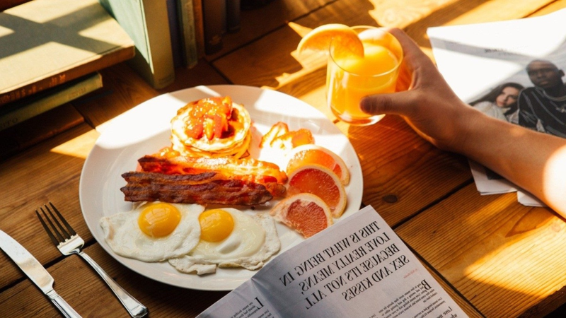 5 khung giờ ăn uống dễ làm tích mỡ, tăng cân 1